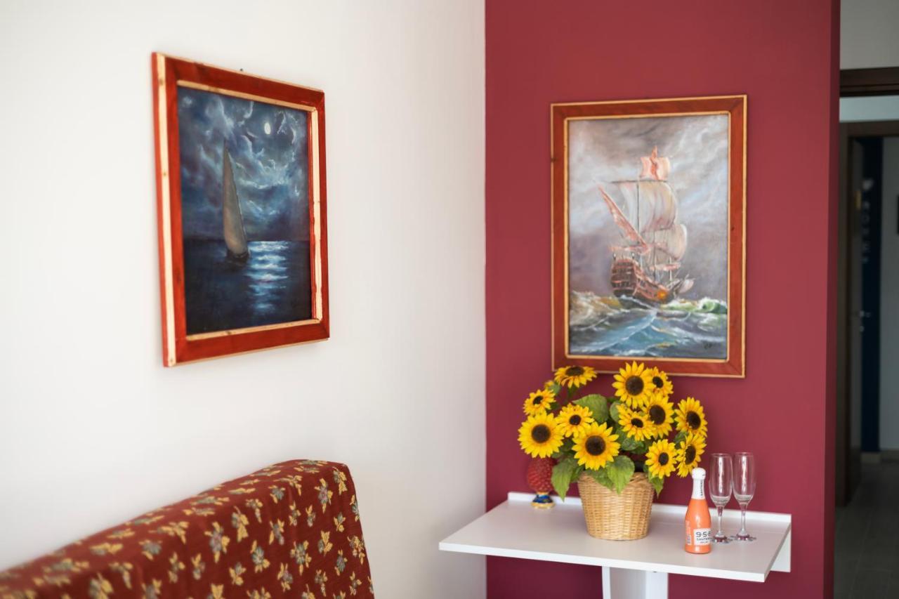 Palermonamour Art Gallery Suite Luaran gambar